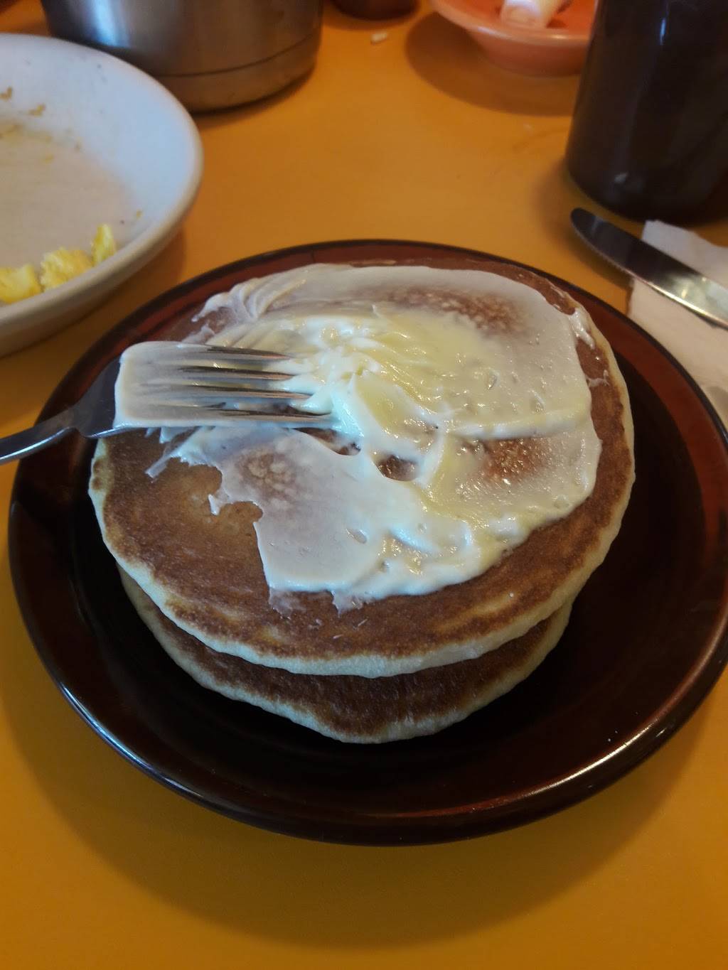 Village Inn | bakery | 921 30th Ave, Greeley, CO 80634, USA | 9703565449 OR +1 970-356-5449