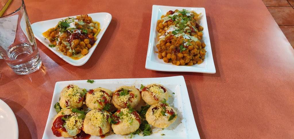 Curry On | restaurant | 241 E Santa Clara St, San Jose, CA 95113, USA | 4088994778 OR +1 408-899-4778