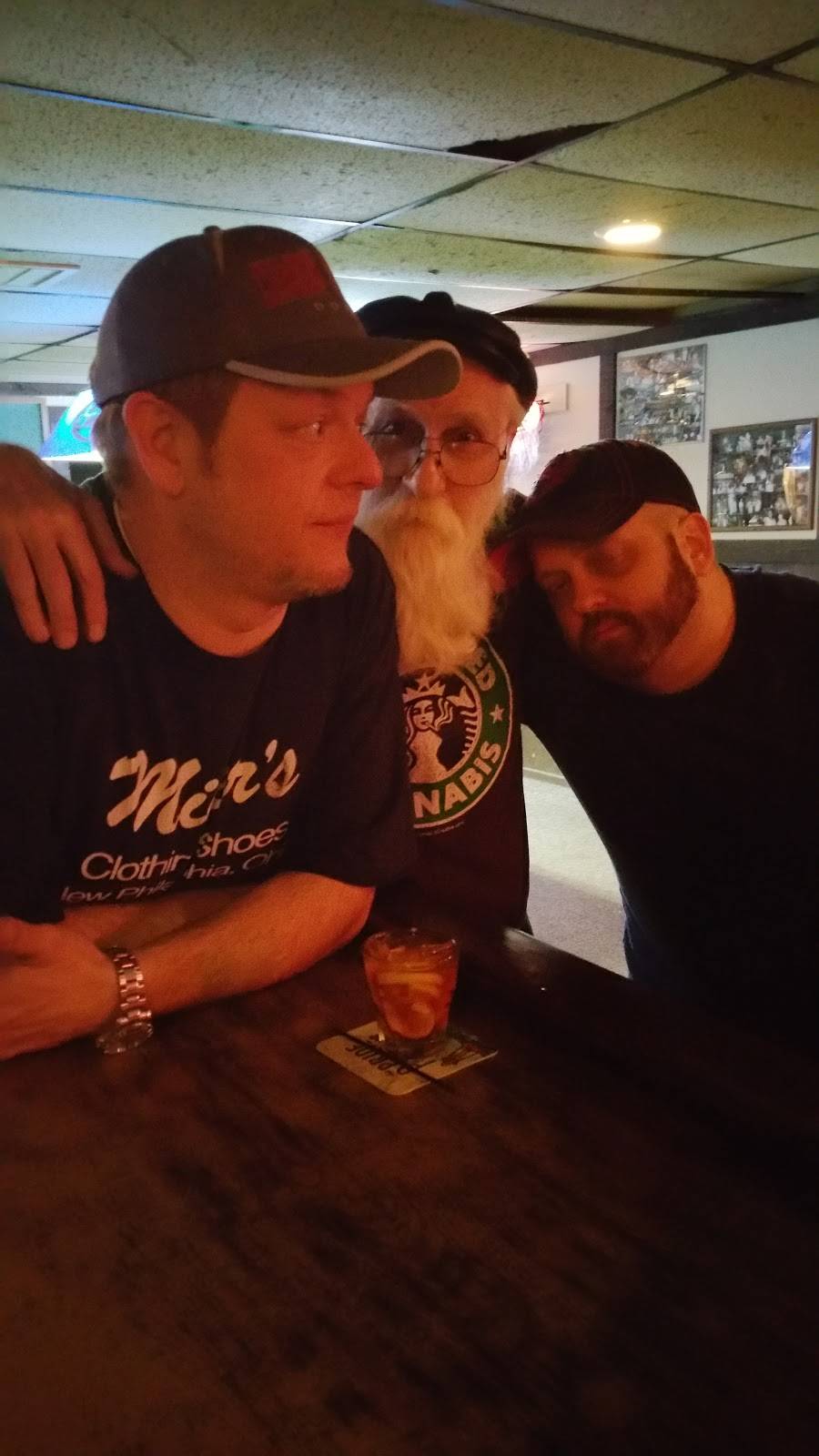 Rascals Saloon | restaurant | 417 Broad St, Dover, OH 44622, USA | 3303433734 OR +1 330-343-3734