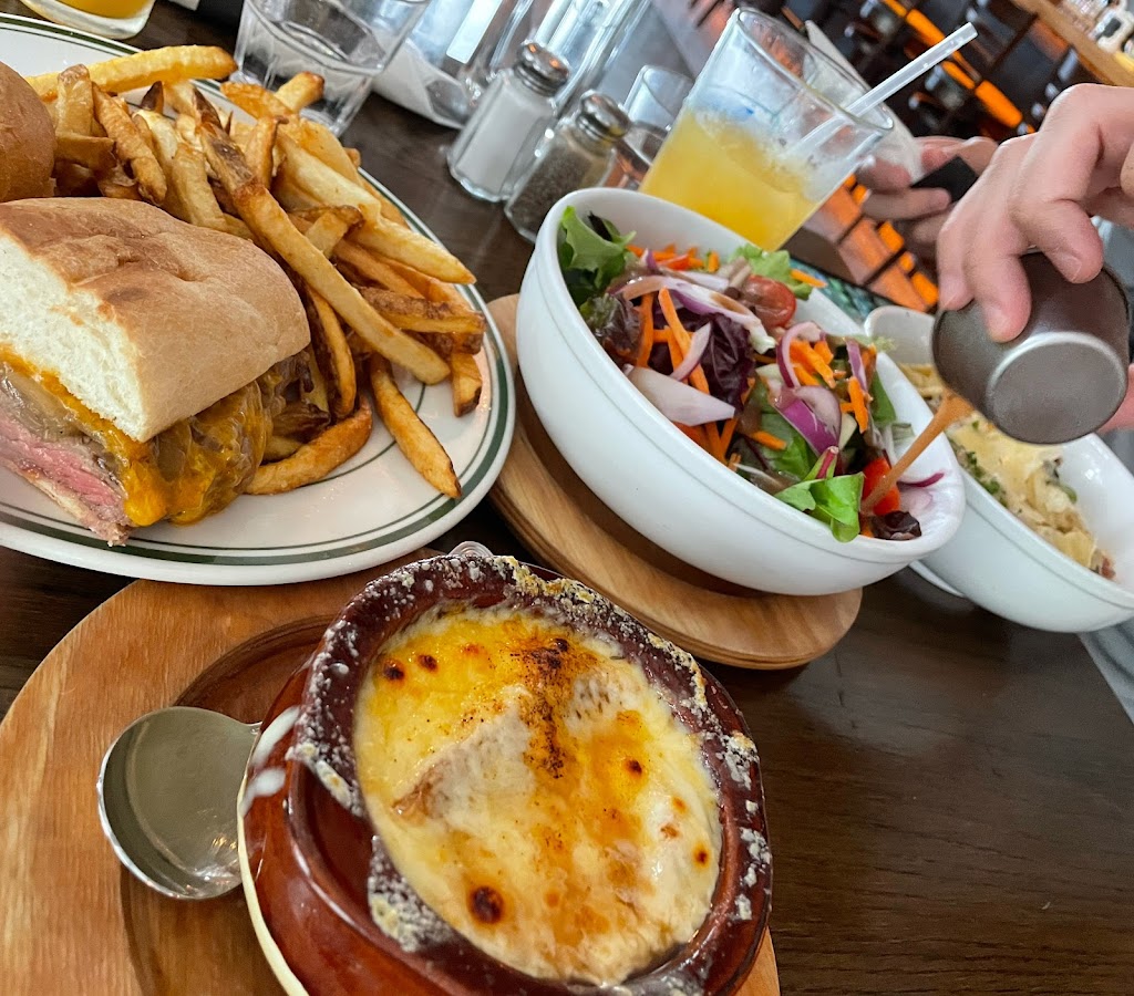 Granny Annies Bar & Kitchen | restaurant | 425 Main St, New York, NY 10044, USA | 6465968582 OR +1 646-596-8582