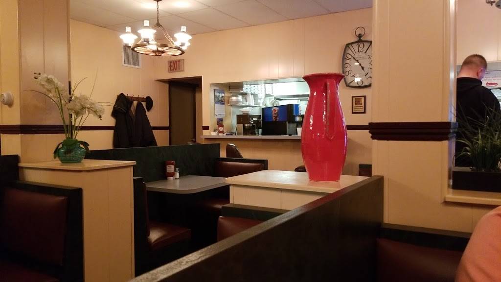 Kensington Pizza | restaurant | 366 Main St, Kensington, CT 06037, USA | 8608280949 OR +1 860-828-0949