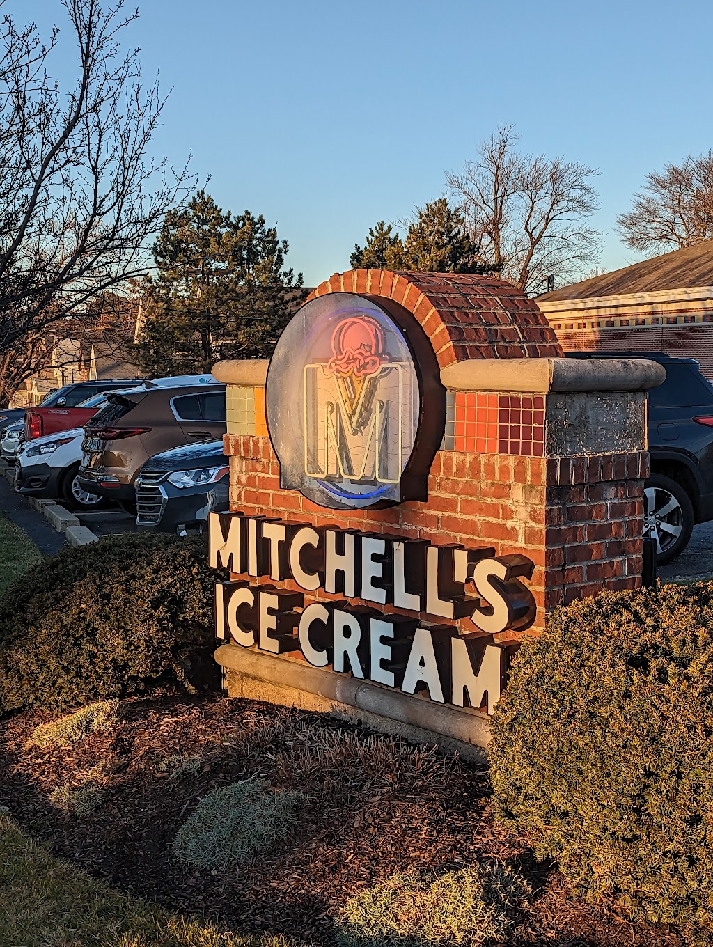Mitchells Ice Cream (Rocky River Shop) | restaurant | 19700 Detroit Rd, Rocky River, OH 44116, USA | 4403334563 OR +1 440-333-4563