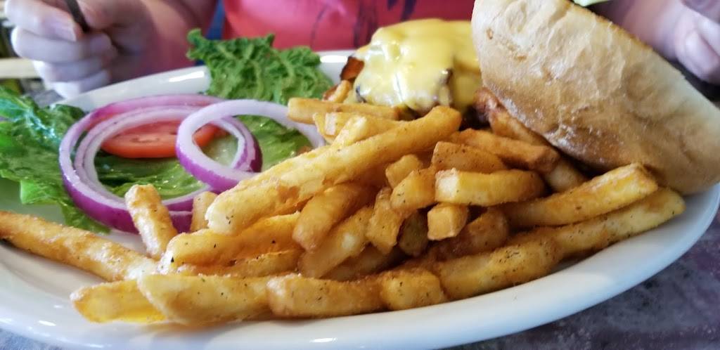 Victorios Oyster Bar & Grille | restaurant | 464 S Hunt Club Blvd, Apopka, FL 32703, USA | 4076822555 OR +1 407-682-2555