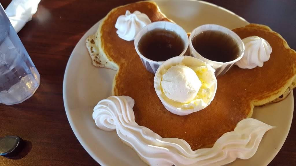 Mikes Place Family Restaurant | restaurant | 2402 Jackson St, Oshkosh, WI 54901, USA | 9204260684 OR +1 920-426-0684