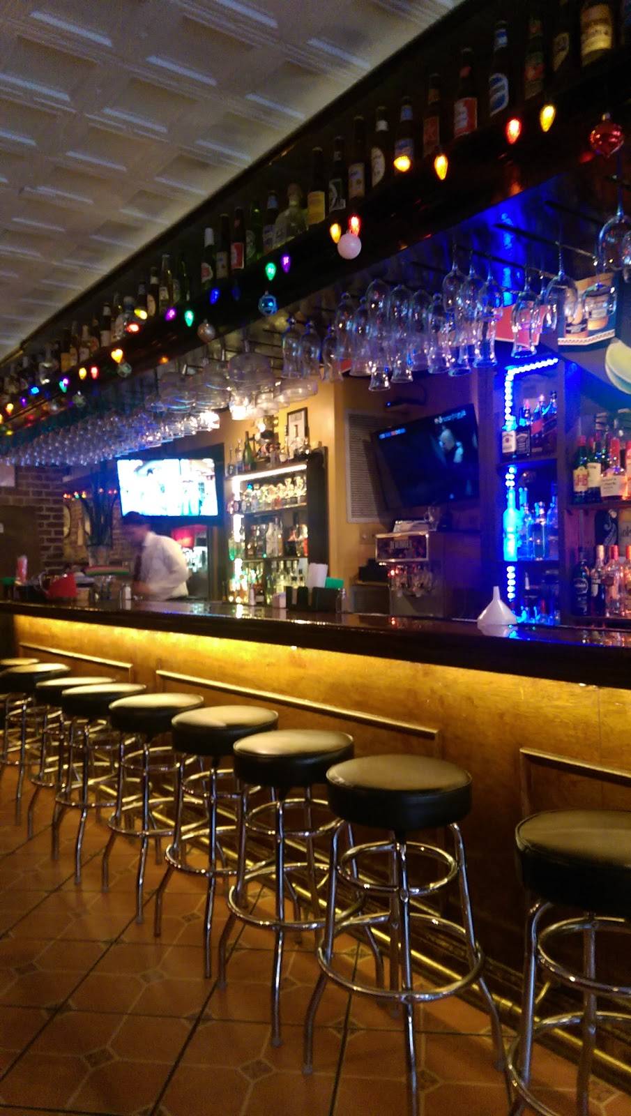 Los Cuates Restaurant | restaurant | 1116 King St, Alexandria, VA 22314, USA | 7035482918 OR +1 703-548-2918