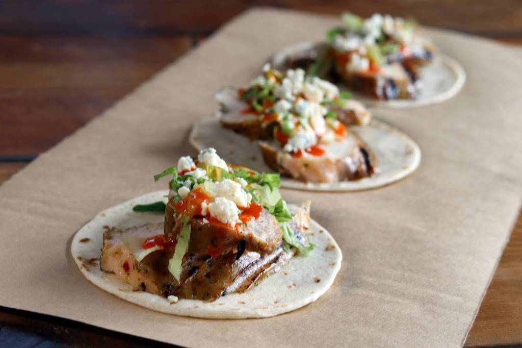 Dickeys Barbecue Pit | restaurant | 1273 Capitol Dr, Pewaukee, WI 53072, USA | 2626966034 OR +1 262-696-6034