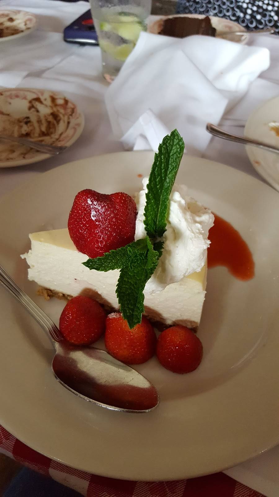 Maggianos Little Italy | restaurant | 3106 West End Ave, Nashville, TN 37203, USA | 6155140270 OR +1 615-514-0270