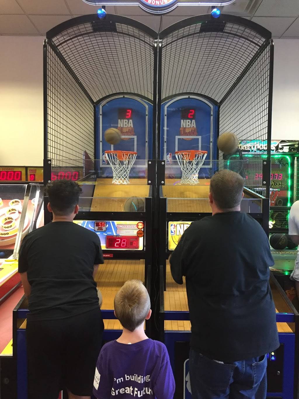 Chuck E. Cheese | restaurant | 1250 16th St SW, Rochester, MN 55902, USA | 5075295055 OR +1 507-529-5055