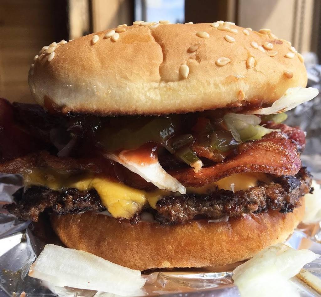 Bradys Brats & Burgers | restaurant | 39333 Proctor Blvd, Sandy, OR 97055, USA | 5034820532 OR +1 503-482-0532