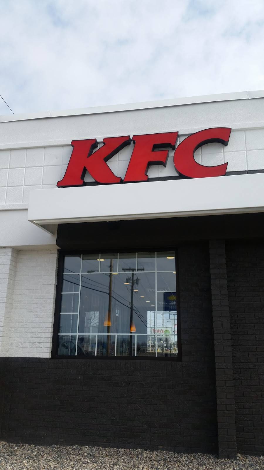 KFC | restaurant | 451 W North St, Kendallville, IN 46755, USA | 2603471160 OR +1 260-347-1160