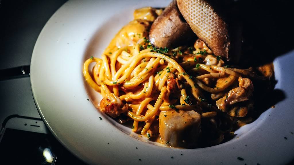 Broadway 10 Bar & Chophouse | restaurant | 1101, Buick Building, N Broadway Ave, Oklahoma City, OK 73103, USA | 4052123949 OR +1 405-212-3949