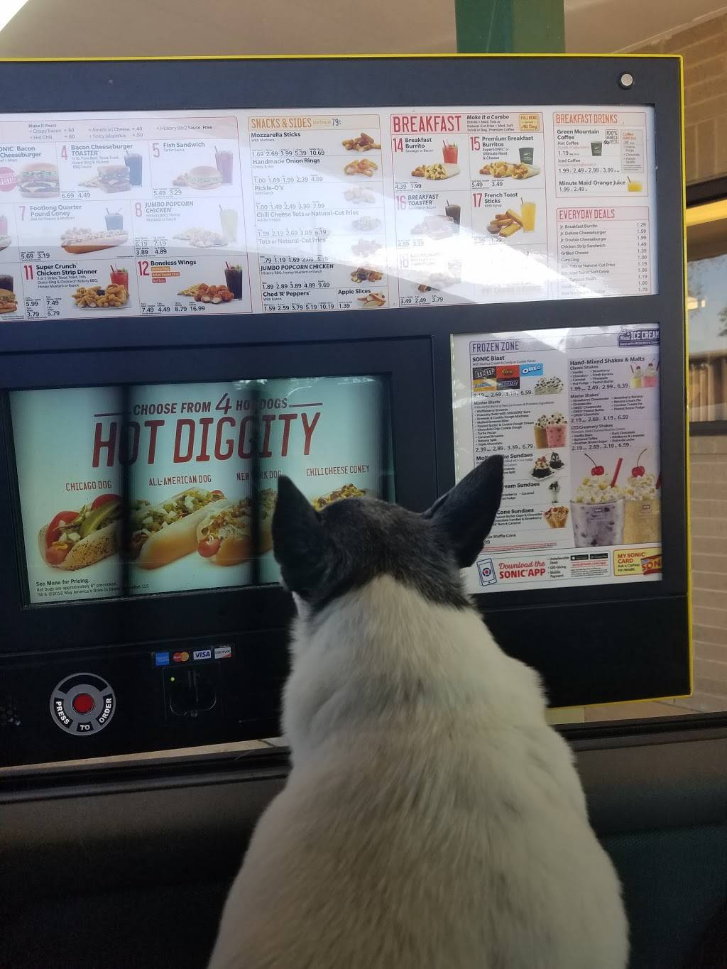 Sonic Drive-In | restaurant | 316 S Main St, Water Valley, MS 38965, USA | 6624733777 OR +1 662-473-3777