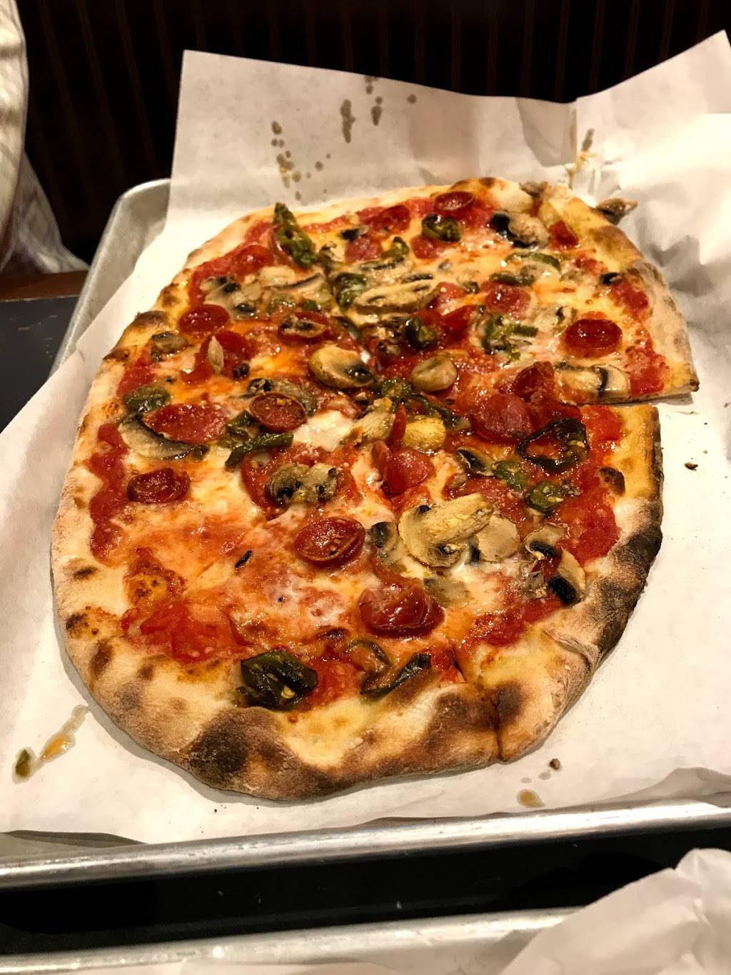 Mercato Tomato Pie | restaurant | 212 Market St, Newark, NJ 07102, USA | 9734249000 OR +1 973-424-9000