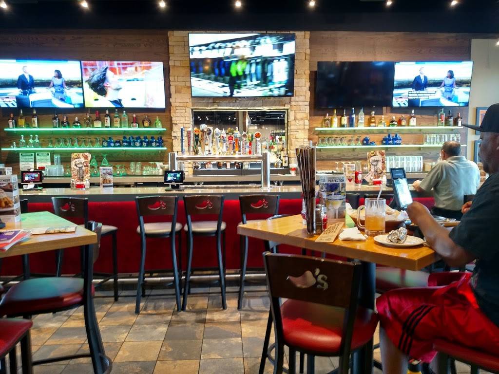 Chilis Grill & Bar | meal takeaway | 2612 N 75th Ave, Phoenix, AZ 85035, USA | 6238498847 OR +1 623-849-8847