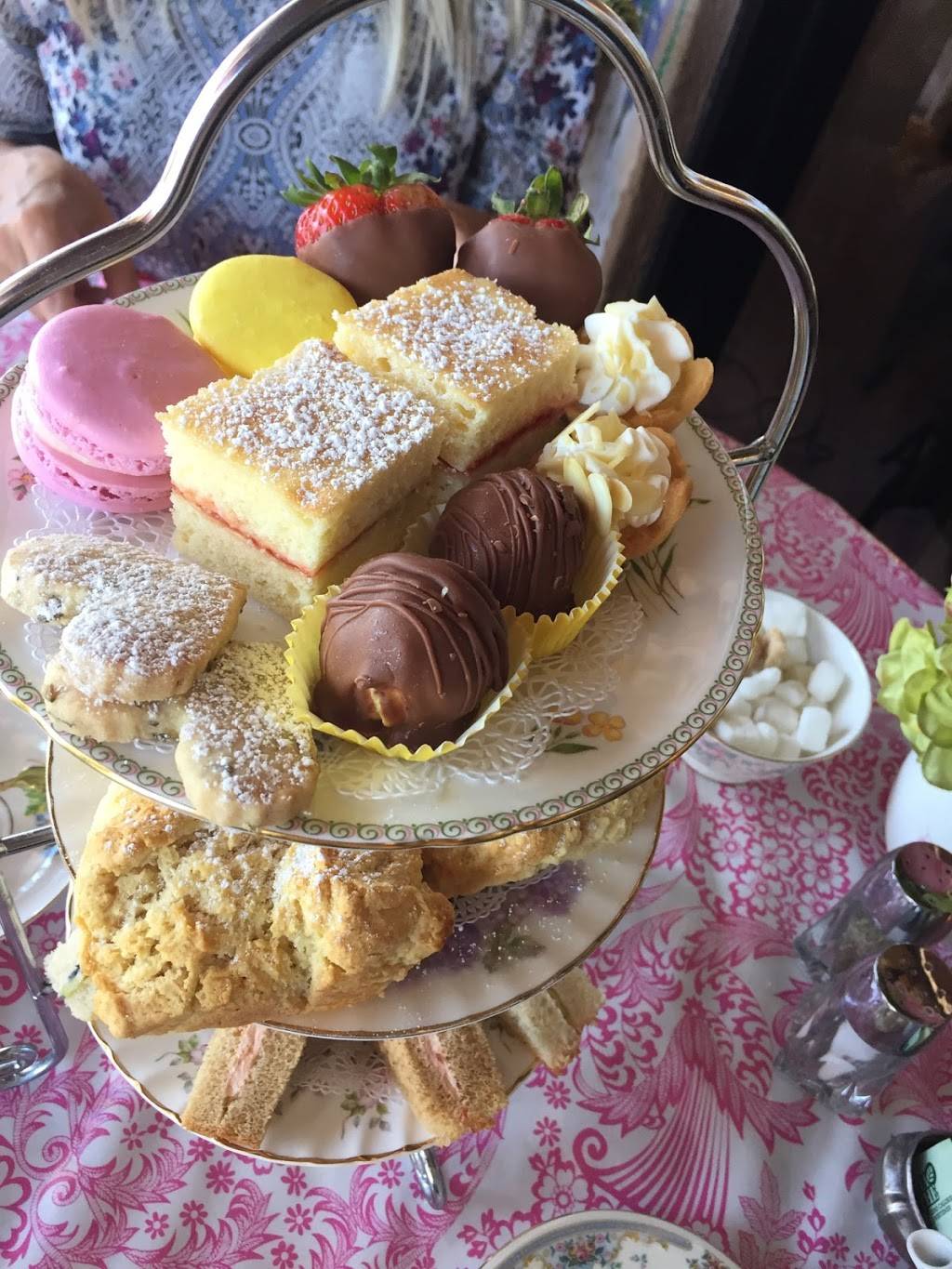 English Rose Tearoom | cafe | 201 Easy St Ste 103, Carefree, AZ 85377, USA | 4804884812 OR +1 480-488-4812