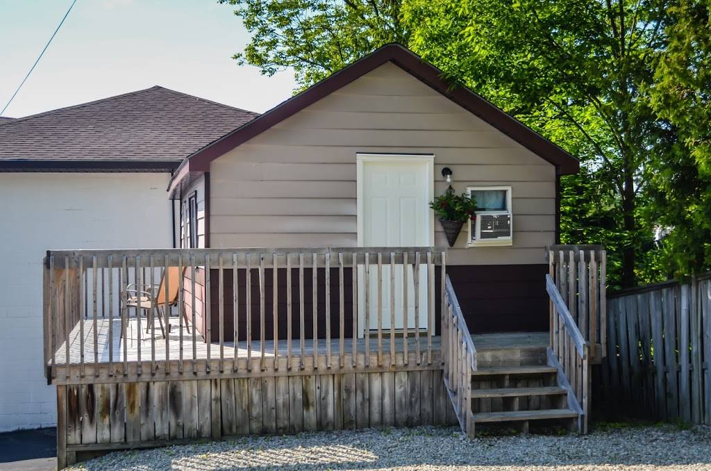 Kit-Wat Marina Motel Restaurant | restaurant | 71 Sauble Falls Rd, Sauble Beach, ON N0H 2G0, Canada | 5194221282 OR +1 519-422-1282