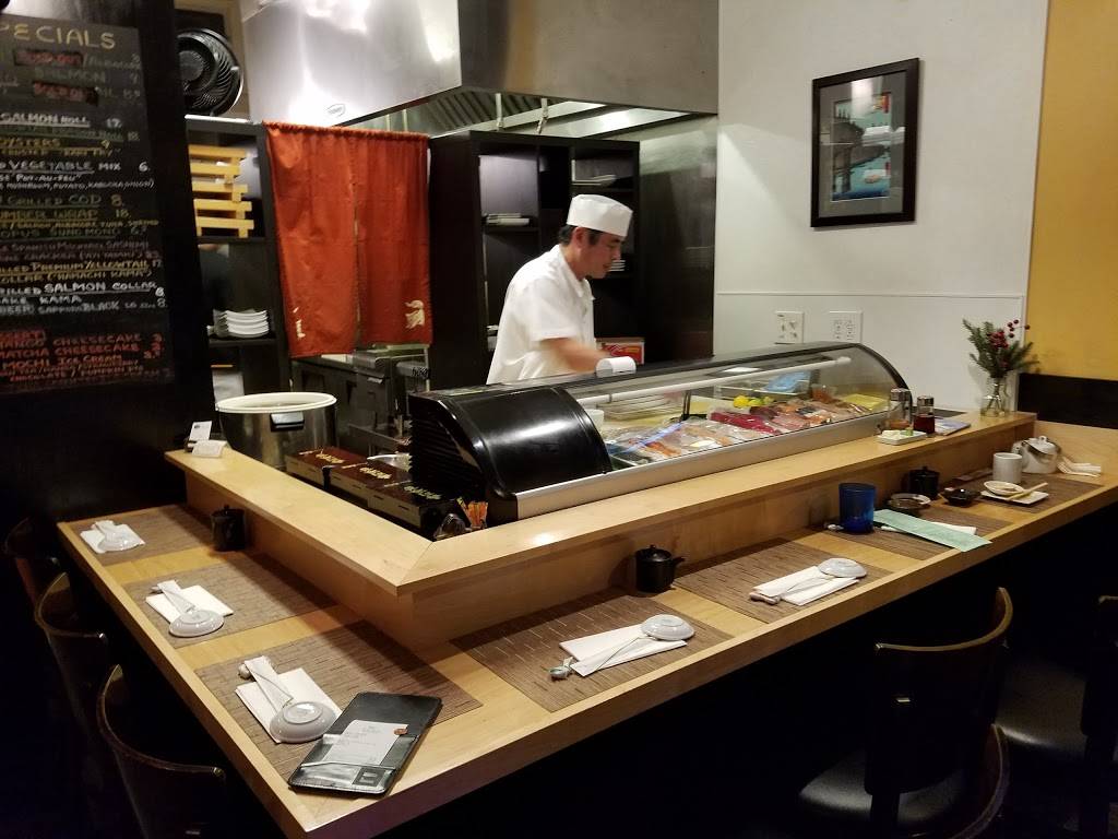 MoonCat Japanese Sushi Bistro | restaurant | 108 E Lime Ave, Monrovia, CA 91016, USA | 6262566500 OR +1 626-256-6500