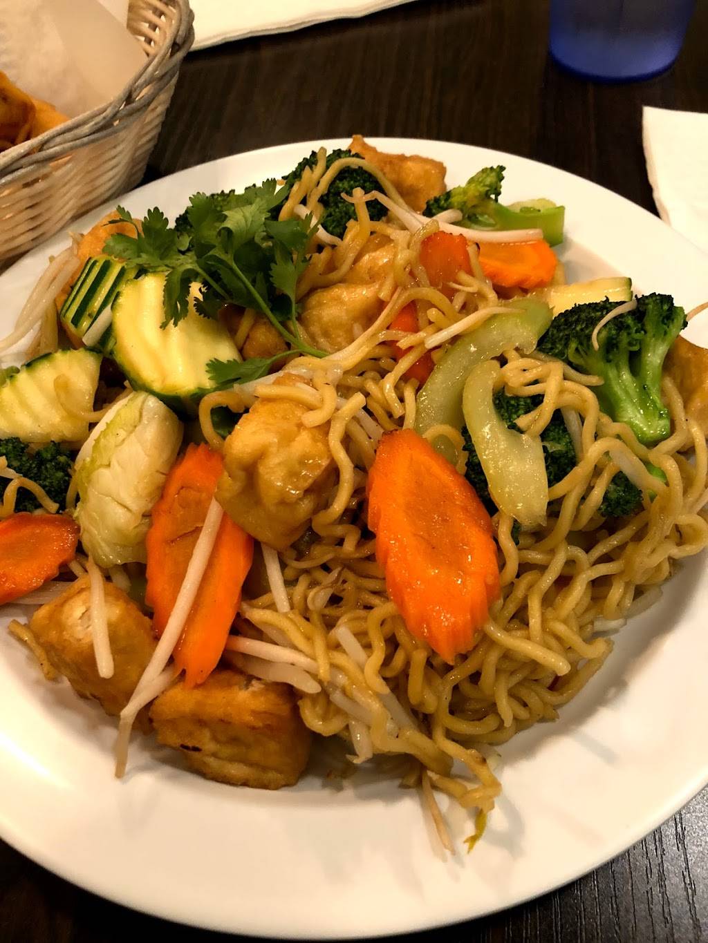 Vegan House Thai Bistro | restaurant | 1435 N Highland Ave #7622, Los Angeles, CA 90028, USA | 3235161535 OR +1 323-516-1535