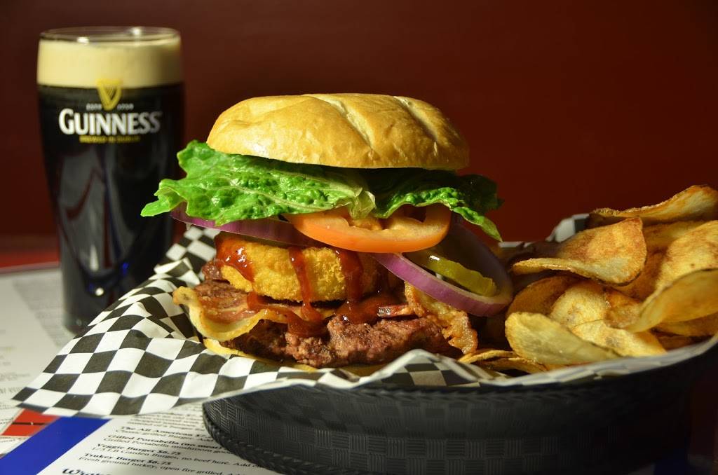 Hometown Sports Bar & Grill | restaurant | 241 E Lincoln Hwy, DeKalb, IL 60115, USA | 8152173325 OR +1 815-217-3325