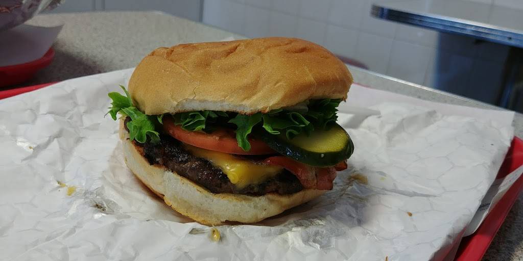 Apache Burgers | restaurant | 5236 Dundas St W, Etobicoke, ON M9B 1A7, Canada | 4162333046 OR +1 416-233-3046