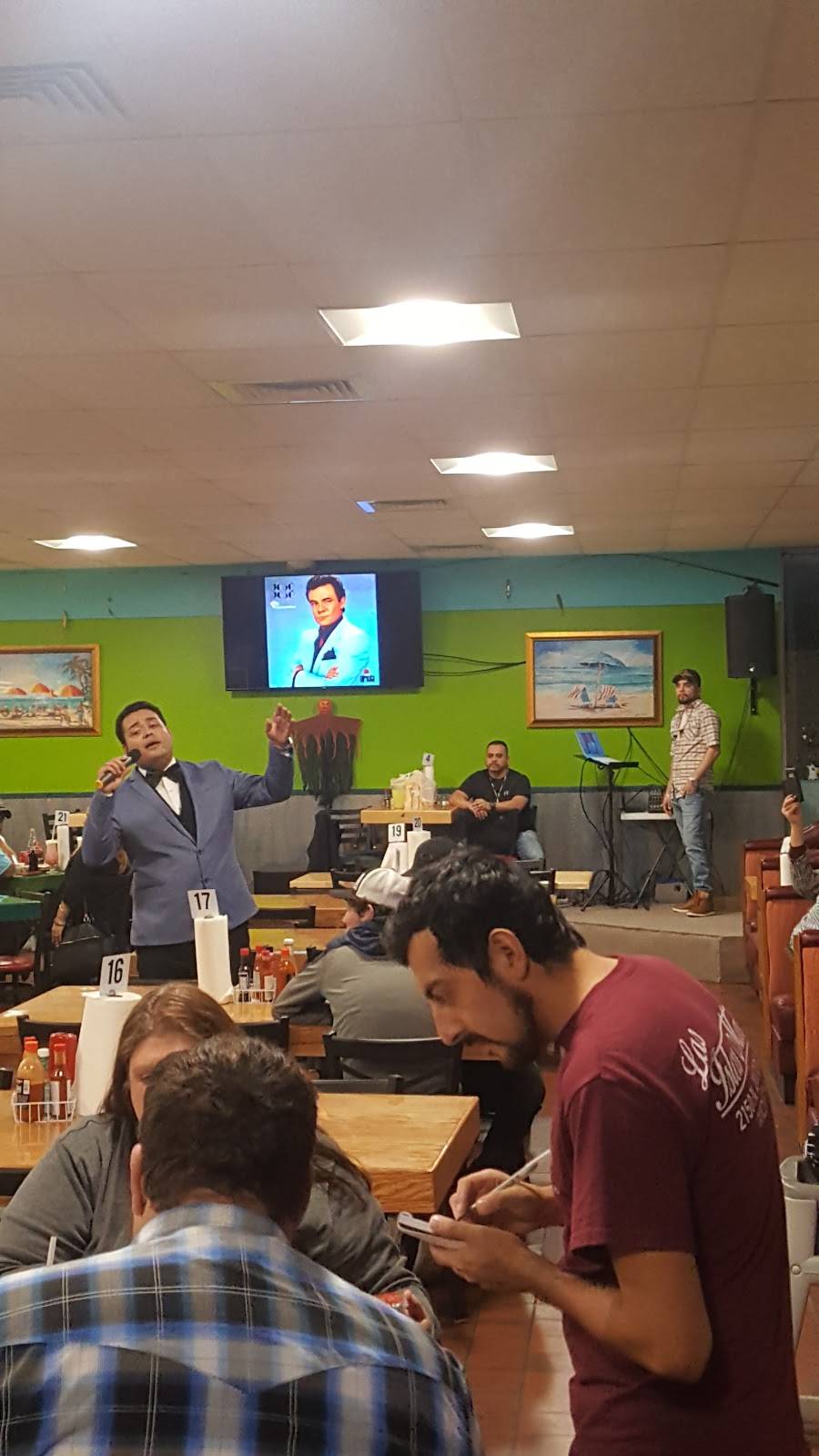 Las Islas Marias | restaurant | 2150 N Amidon Ave, Wichita, KS 67203, USA | 3162602149 OR +1 316-260-2149