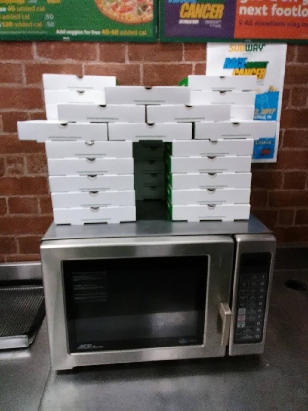 Subway Restaurants | restaurant | 9629 Countryside Center Ln, Knoxville, TN 37931, USA | 8657695212 OR +1 865-769-5212