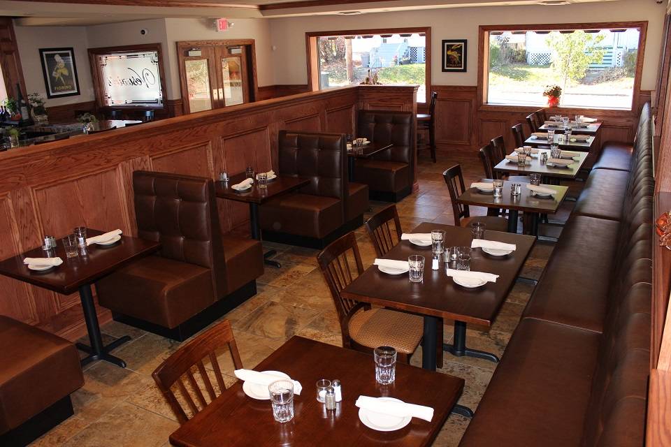 Vesuvios Ristorante | restaurant | 300 Dupont Ave, Newburgh, NY 12550, USA | 8455653199 OR +1 845-565-3199