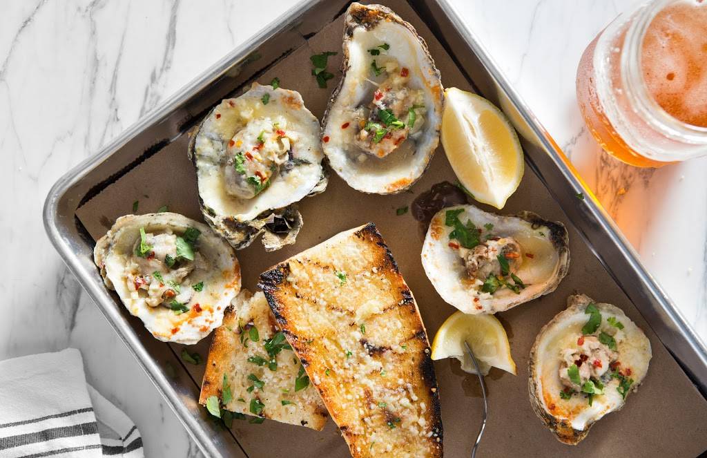 Muddy Waters Oyster Bar | restaurant | 130 S Highland Ave, Pittsburgh, PA 15206, USA | 4123610555 OR +1 412-361-0555