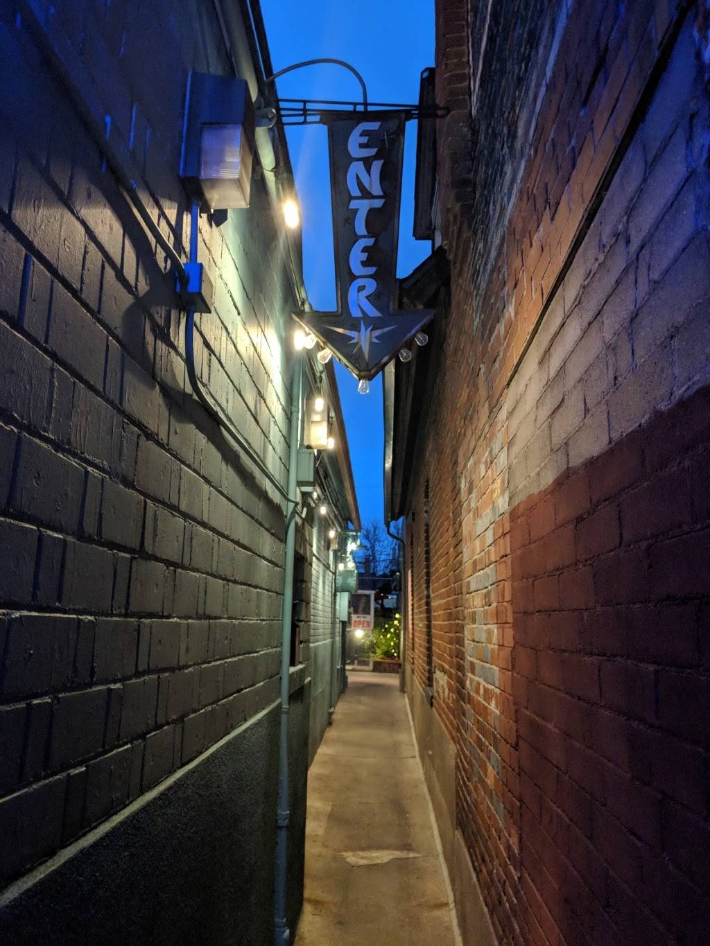 Seras Ramen Enclave | restaurant | 3472 W 32nd Ave, Denver, CO 80211, USA | 3034552858 OR +1 303-455-2858