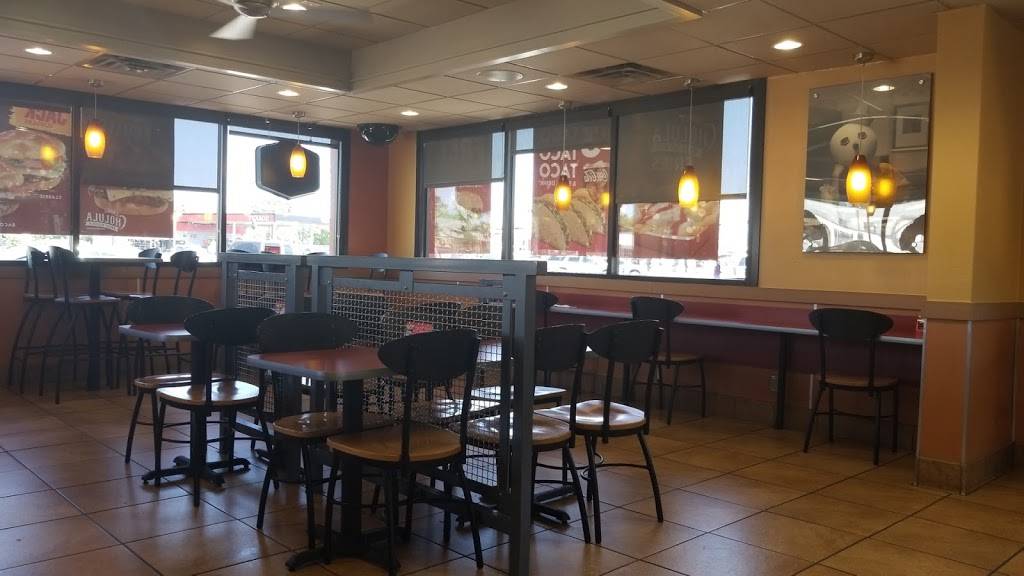 Jack in the Box | restaurant | 2720 W Northwest Hwy, Dallas, TX 75220, USA | 2143529049 OR +1 214-352-9049