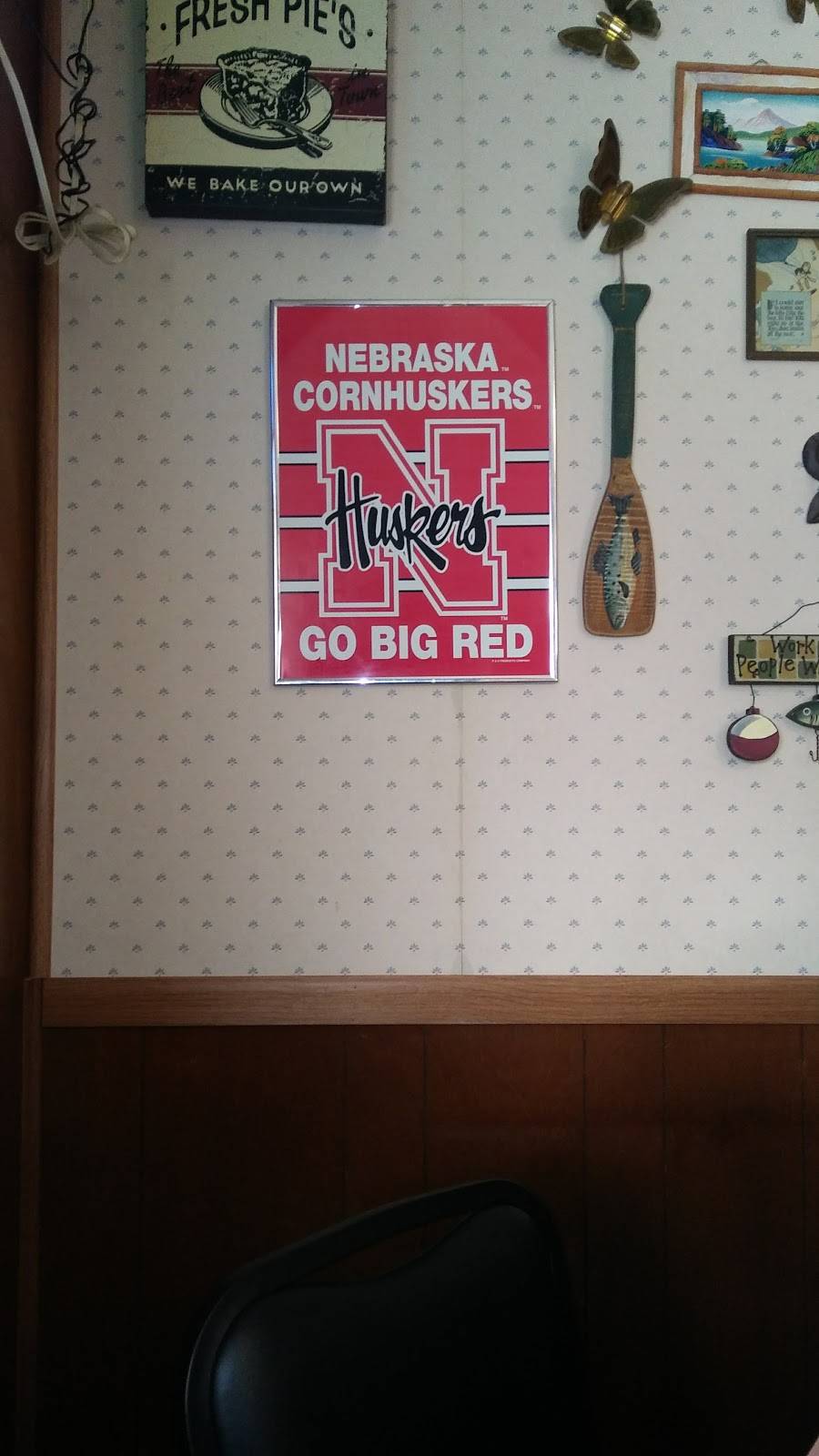 Beemer Cafe | restaurant | 218 Main St, Beemer, NE 68716, USA | 4025283311 OR +1 402-528-3311