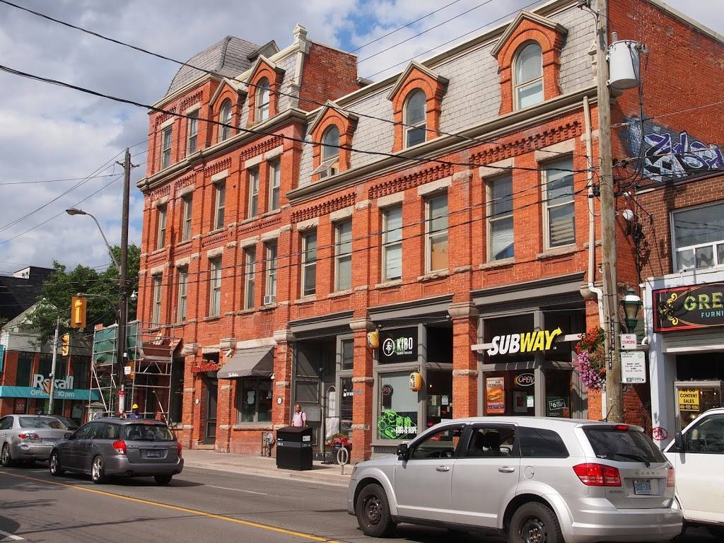 Subway | meal takeaway | 531 Parliament St, Toronto, ON M4X 1P3, Canada | 4169280999 OR +1 416-928-0999
