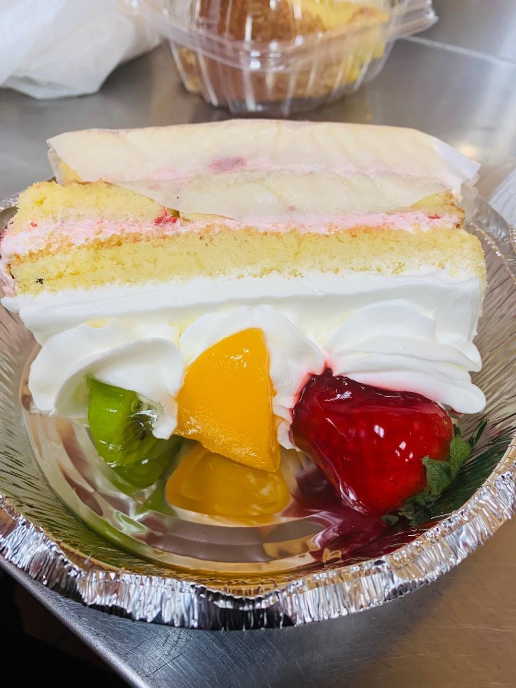 Latin Bakery | bakery | 4141 Main St, Flushing, NY 11355, USA | 7189618900 OR +1 718-961-8900