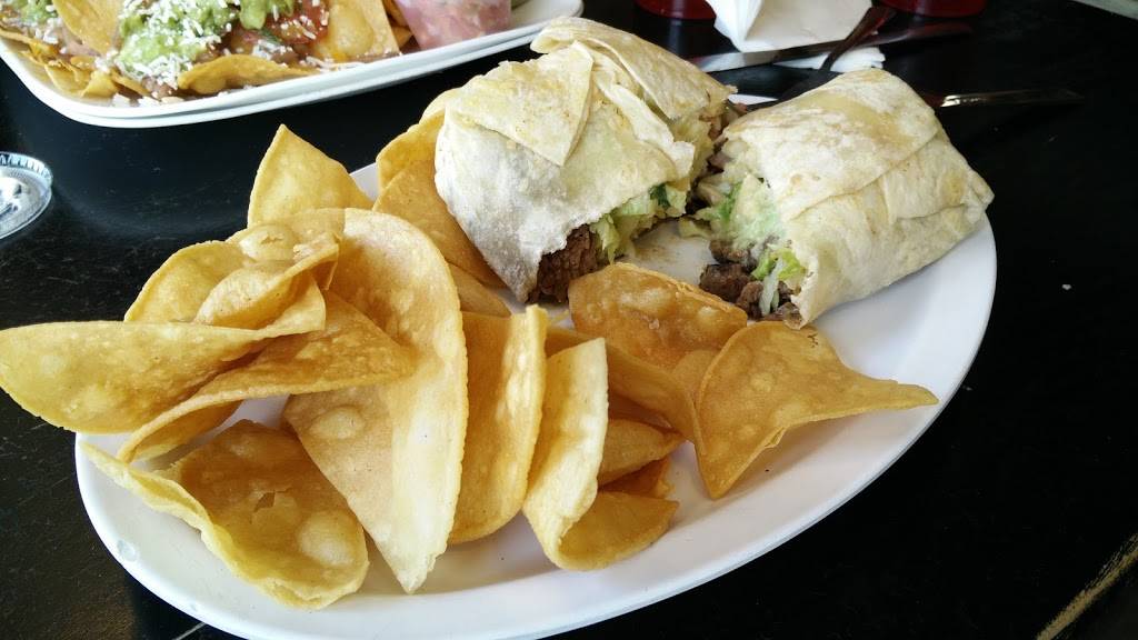 Loco Cocos Tacos | restaurant | 36 Walker St, Kittery, ME 03904, USA | 2074389322 OR +1 207-438-9322