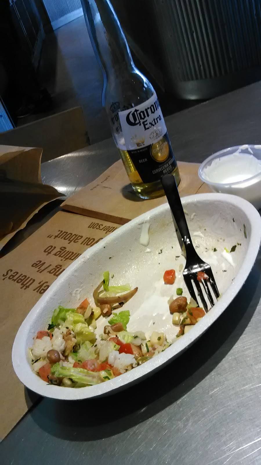 Chipotle Mexican Grill | restaurant | 244 S Beverly Dr, Beverly Hills, CA 90212, USA | 3102738265 OR +1 310-273-8265