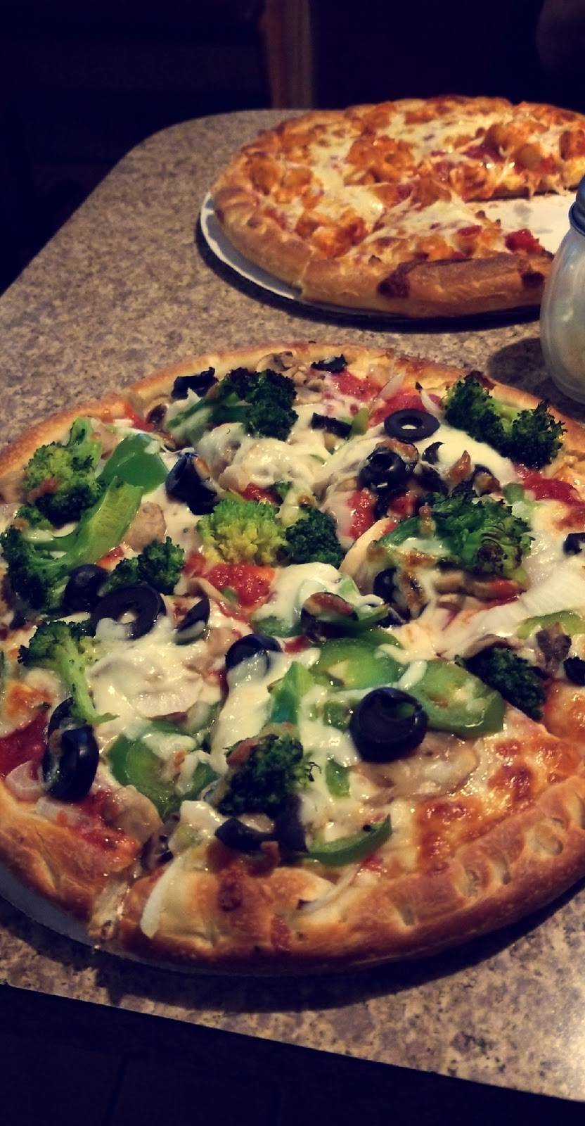 Beacon Falls Pizza Palace | restaurant | 125 S Main St, Beacon Falls, CT 06403, USA | 2037238705 OR +1 203-723-8705