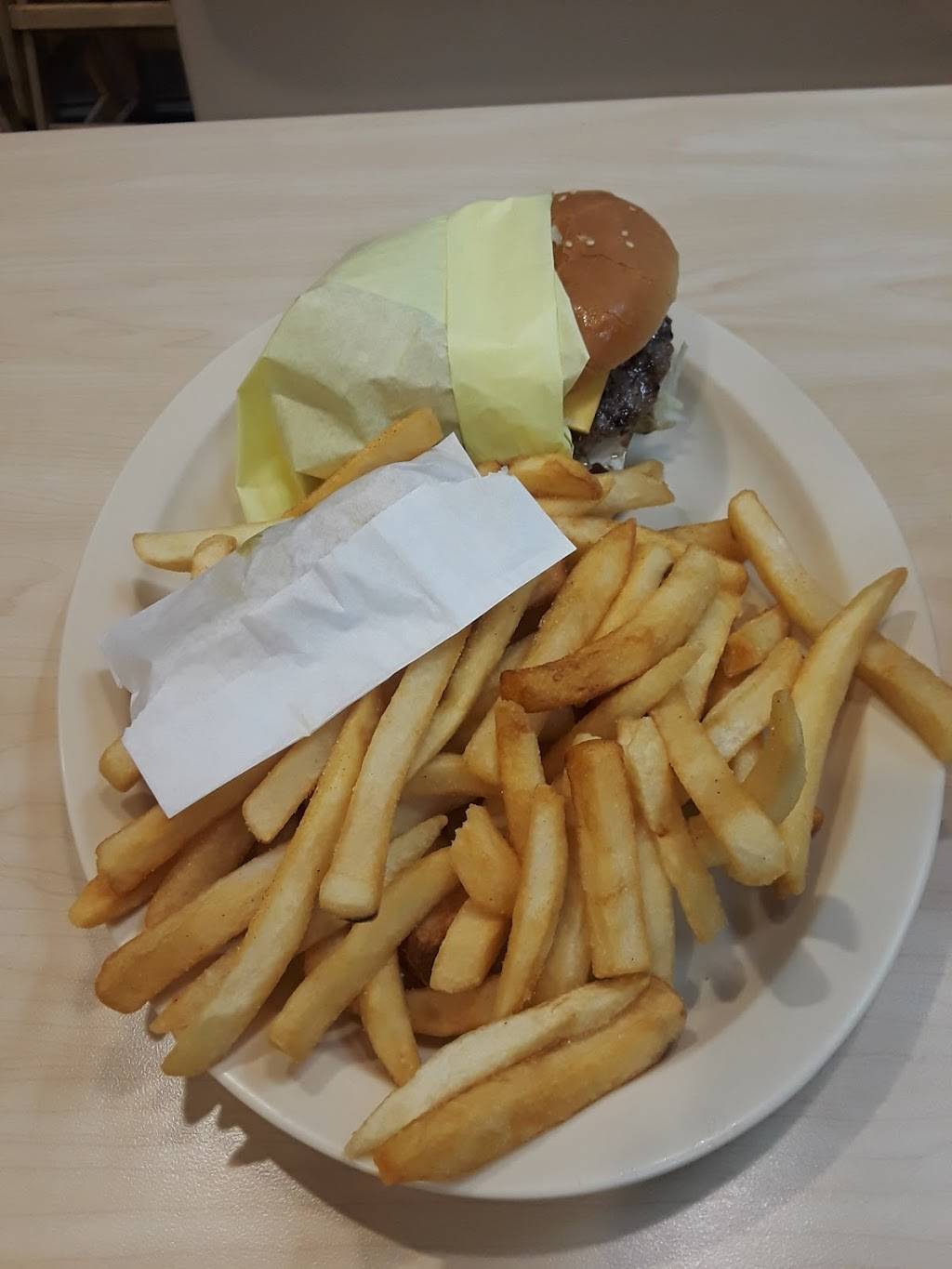 Golden Ox Burger | restaurant | 405 W Holt Ave, Pomona, CA 91768, USA | 9096221426 OR +1 909-622-1426