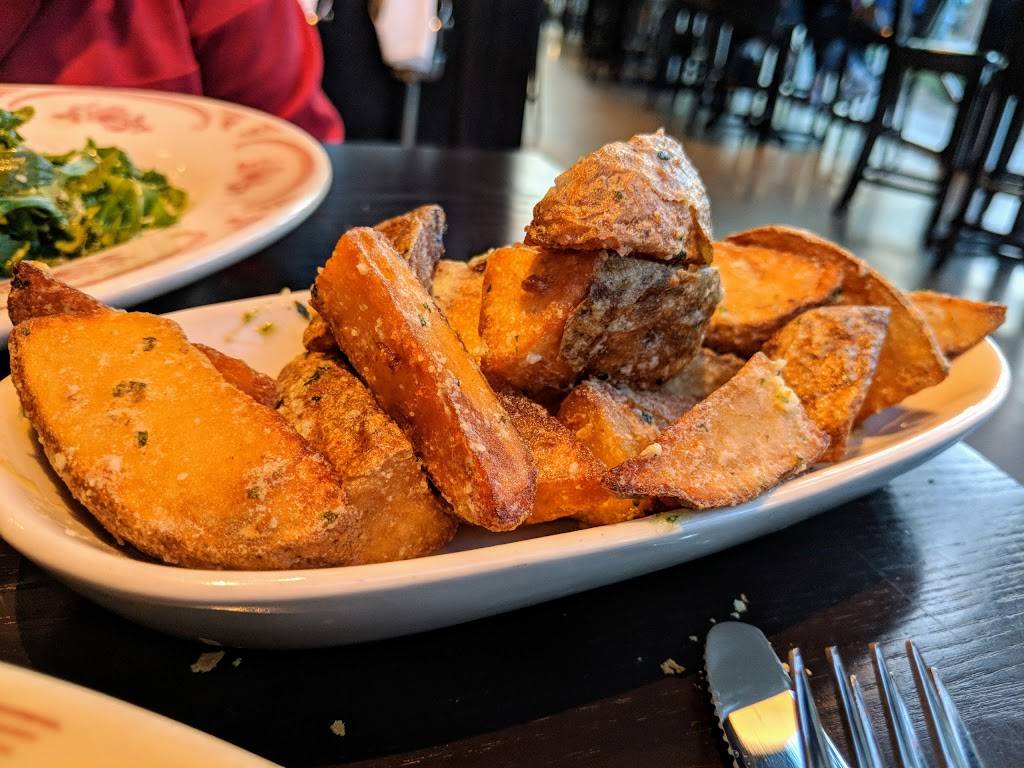 Maggianos Little Italy | restaurant | 10940 Rosemary Park Dr, Las Vegas, NV 89135, USA | 7022546025 OR +1 702-254-6025