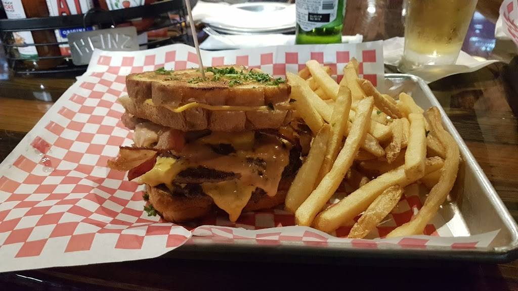 The Social House | restaurant | 435 N Alafaya Trail, Orlando, FL 32828, USA | 4079069001 OR +1 407-906-9001