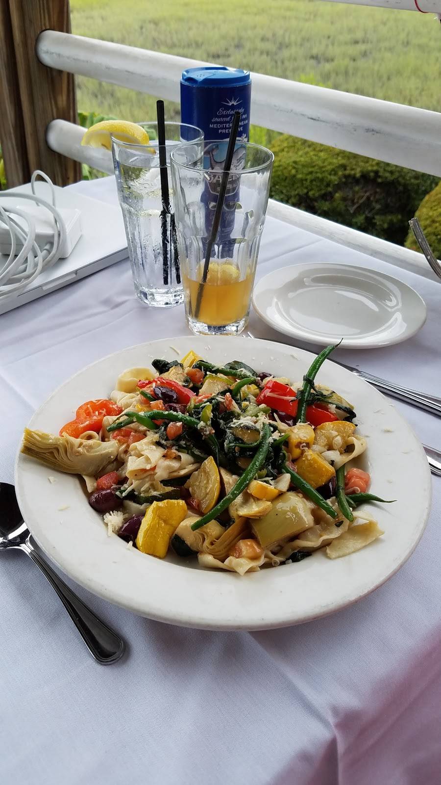 Coastal Kitchen | restaurant | 102 Marina Dr, St Simons, GA 31522, USA | 9126387790 OR +1 912-638-7790