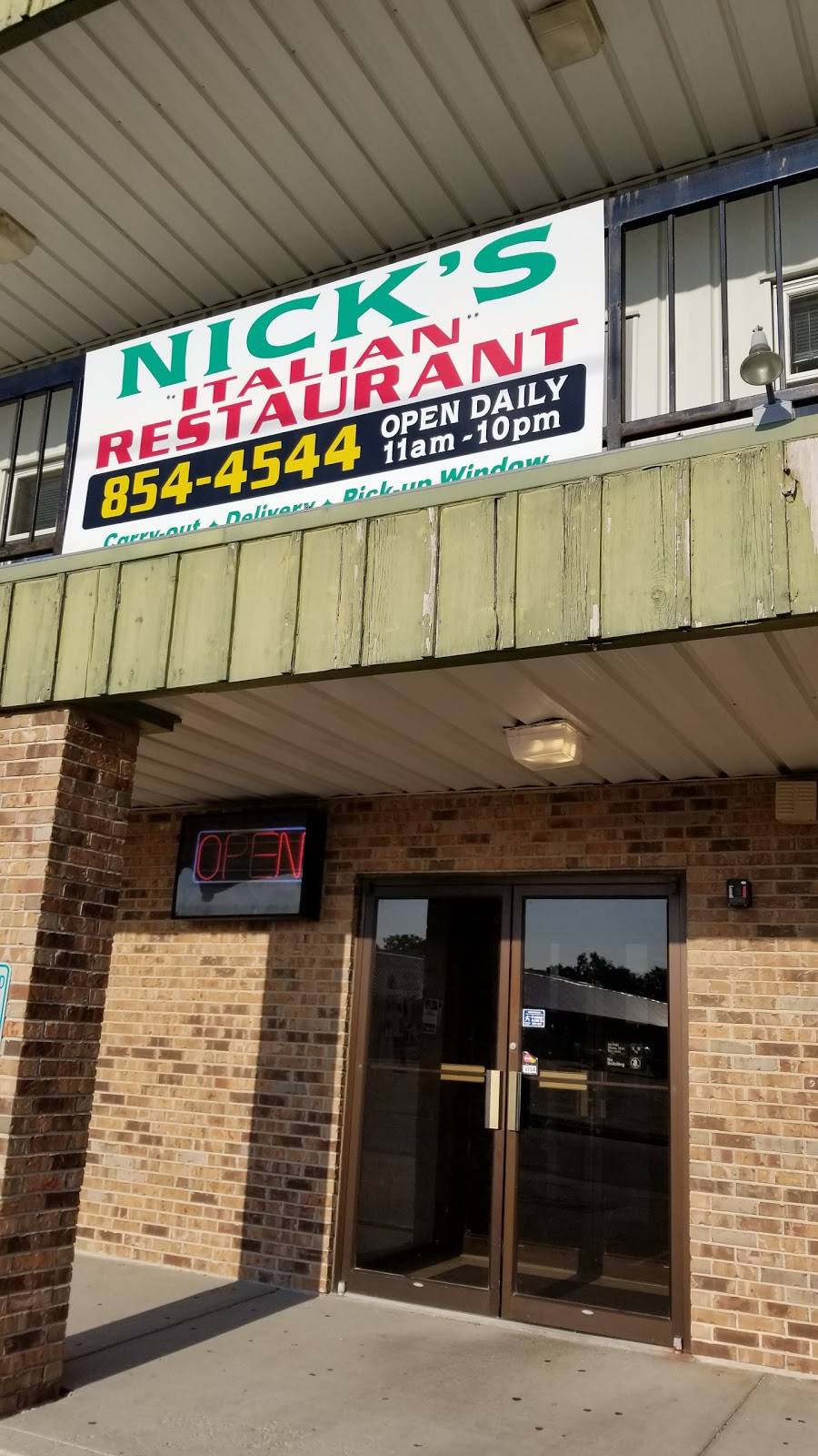 Nicks Pizzeria | restaurant | 201 McCausland St, Carlinville, IL 62626, USA | 2178544544 OR +1 217-854-4544