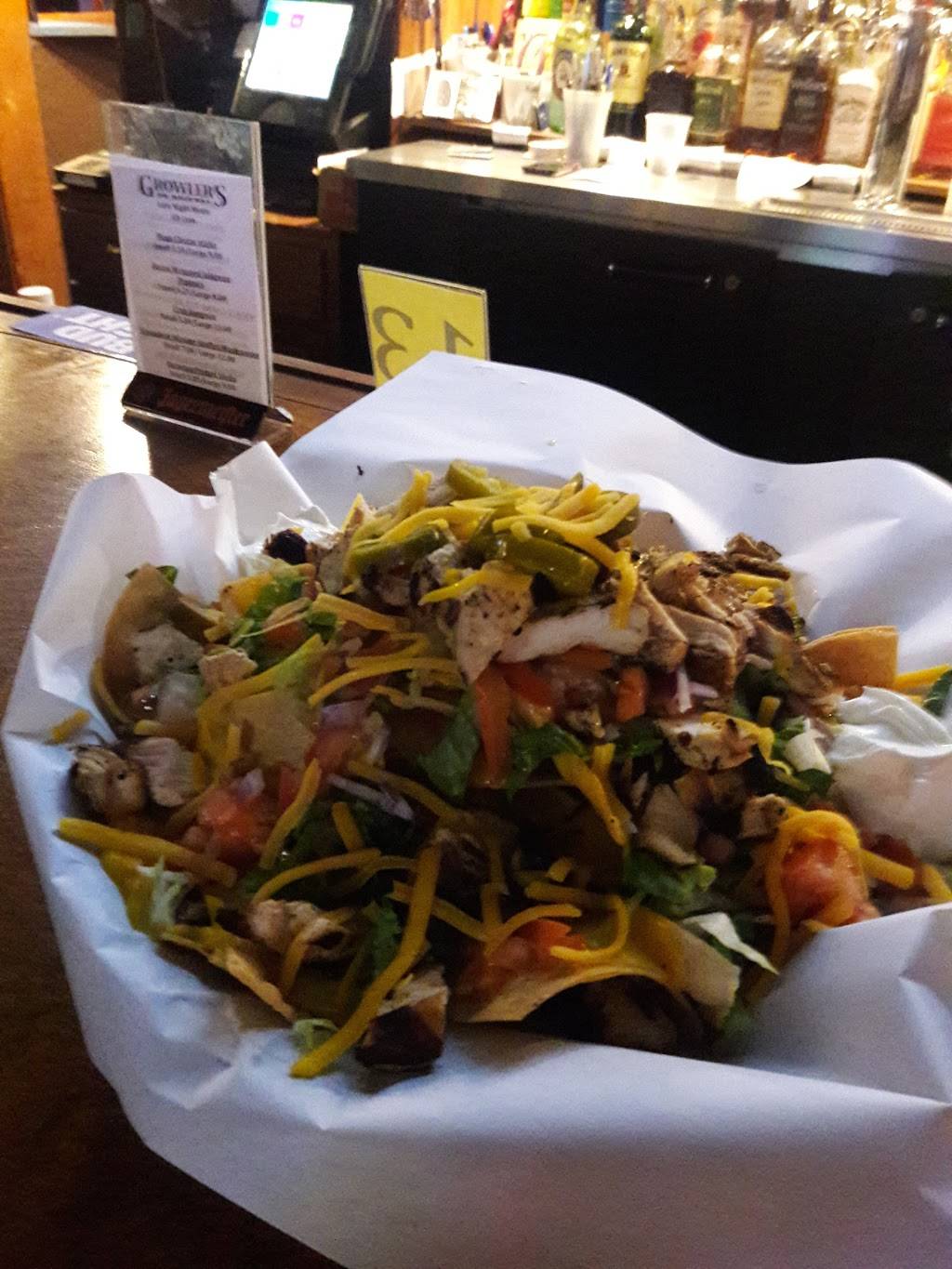 Growlers | restaurant | 2816 Highway Ave, Highland, IN 46322, USA | 2199240245 OR +1 219-924-0245