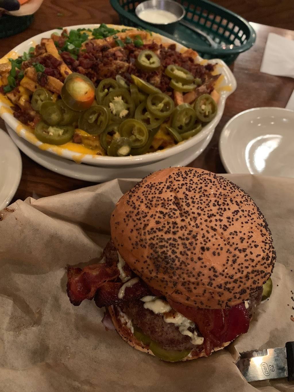 Snuffers Restaurant & Bar | restaurant | 4050 Barton Creek #100, Highland Village, TX 75077, USA | 9723179111 OR +1 972-317-9111