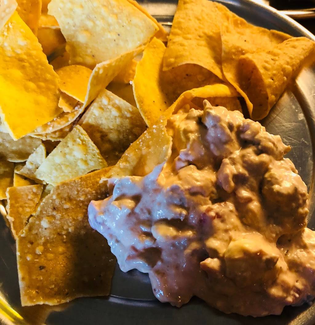 The Dakota East Side Ice House | restaurant | 433 S Hackberry, San Antonio, TX 78203, USA | 2103756009 OR +1 210-375-6009