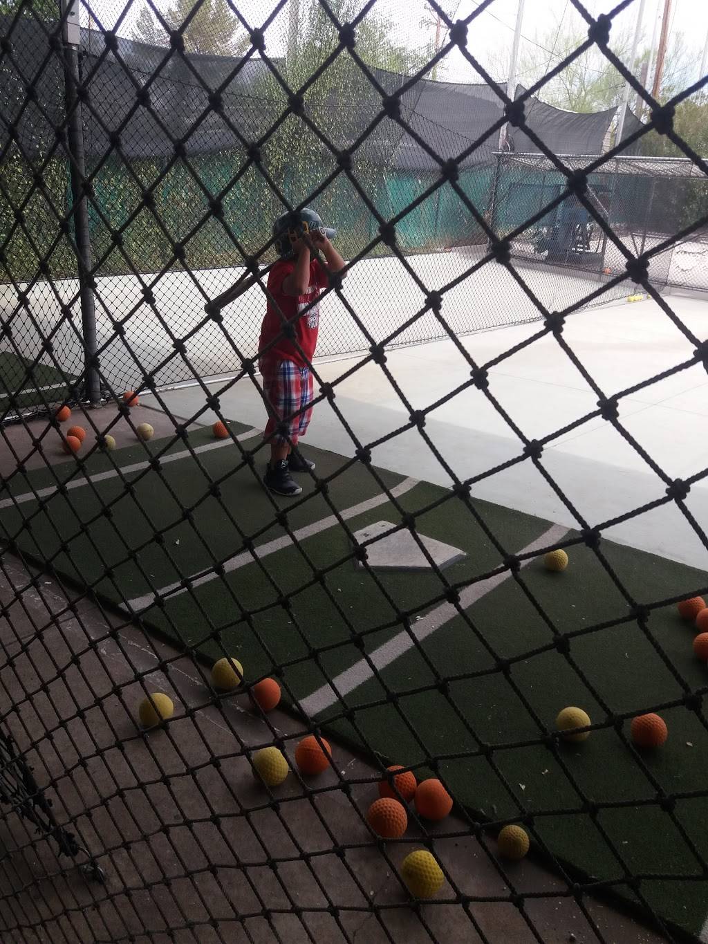 Home Plate Sports Pub | restaurant | 4880 E 22nd St, Tucson, AZ 85711, USA | 5207458265 OR +1 520-745-8265