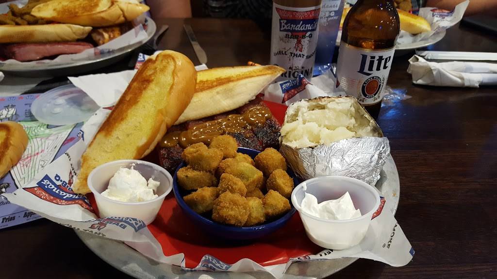 Bandanas Bar-B-Q | restaurant | 3707 1st Ave SE, Cedar Rapids, IA 52402, USA | 3194326473 OR +1 319-432-6473