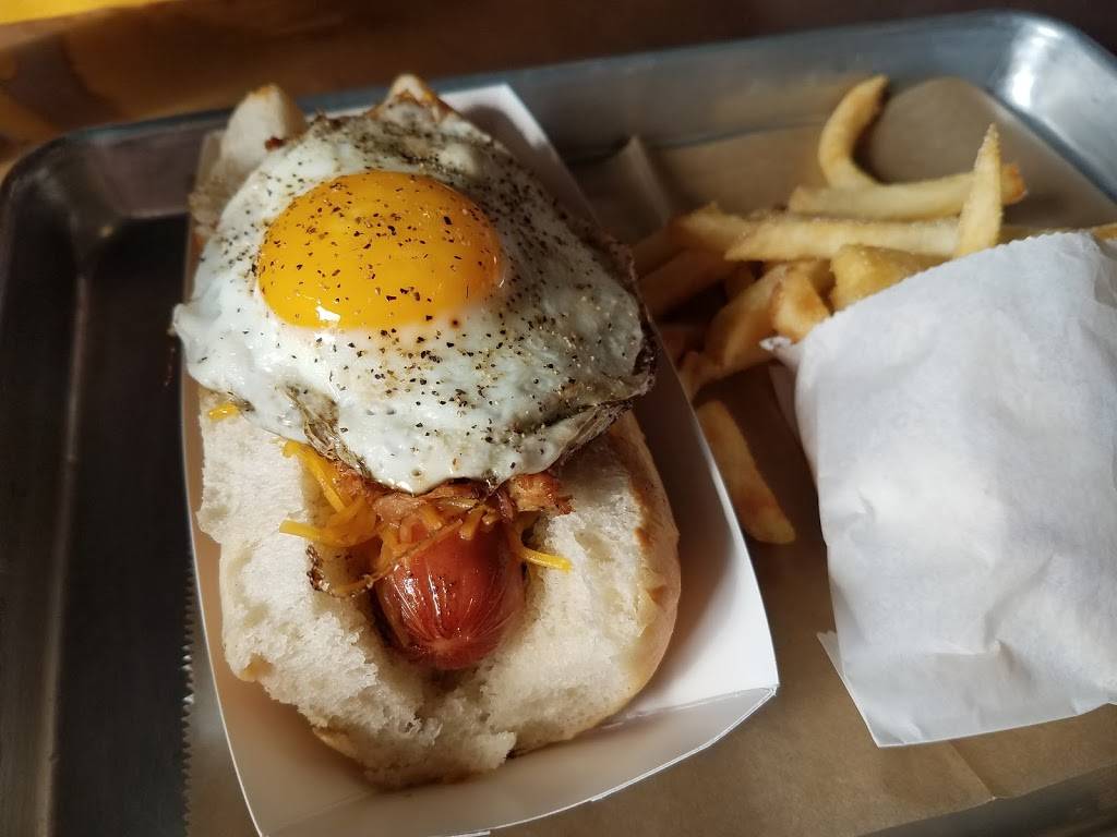 Botskys | restaurant | 104 W Pujo St, Lake Charles, LA 70601, USA | 3374911155 OR +1 337-491-1155