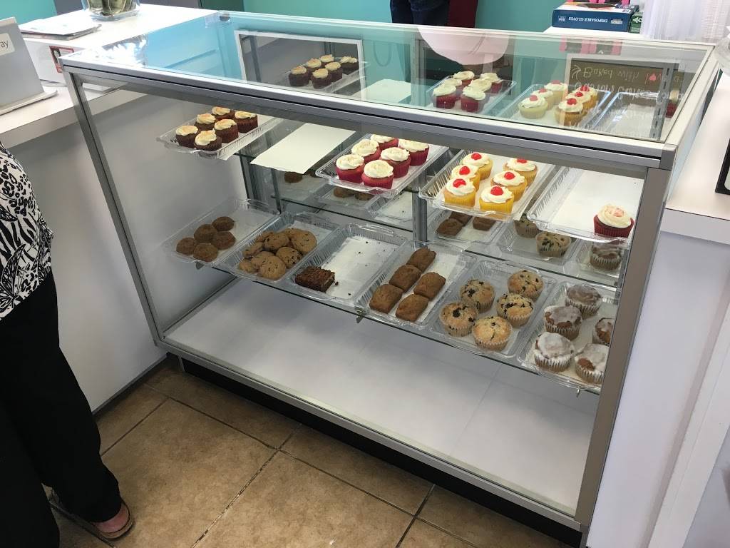 Big Mikes Baking Company At Tunies | bakery | 5651 Coral Ridge Dr, Coral Springs, FL 33076, USA | 9549523100 OR +1 954-952-3100