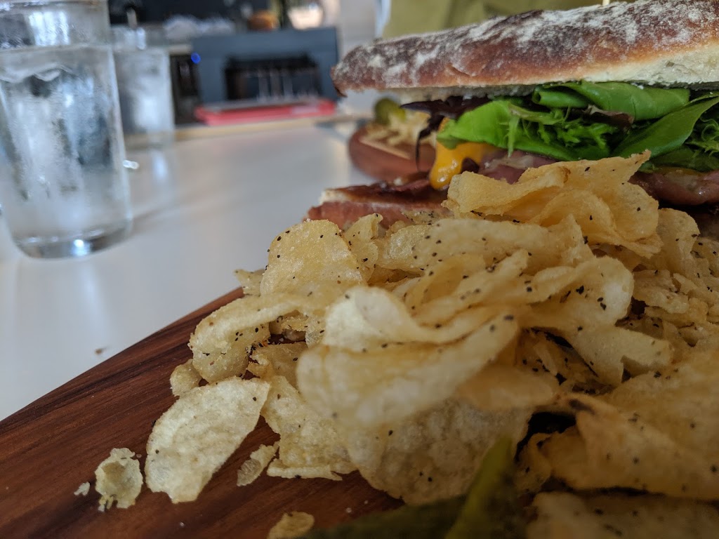 Buck and Board | restaurant | 100 W 5th St, Columbia, TN 38401, USA | 9316983951 OR +1 931-698-3951