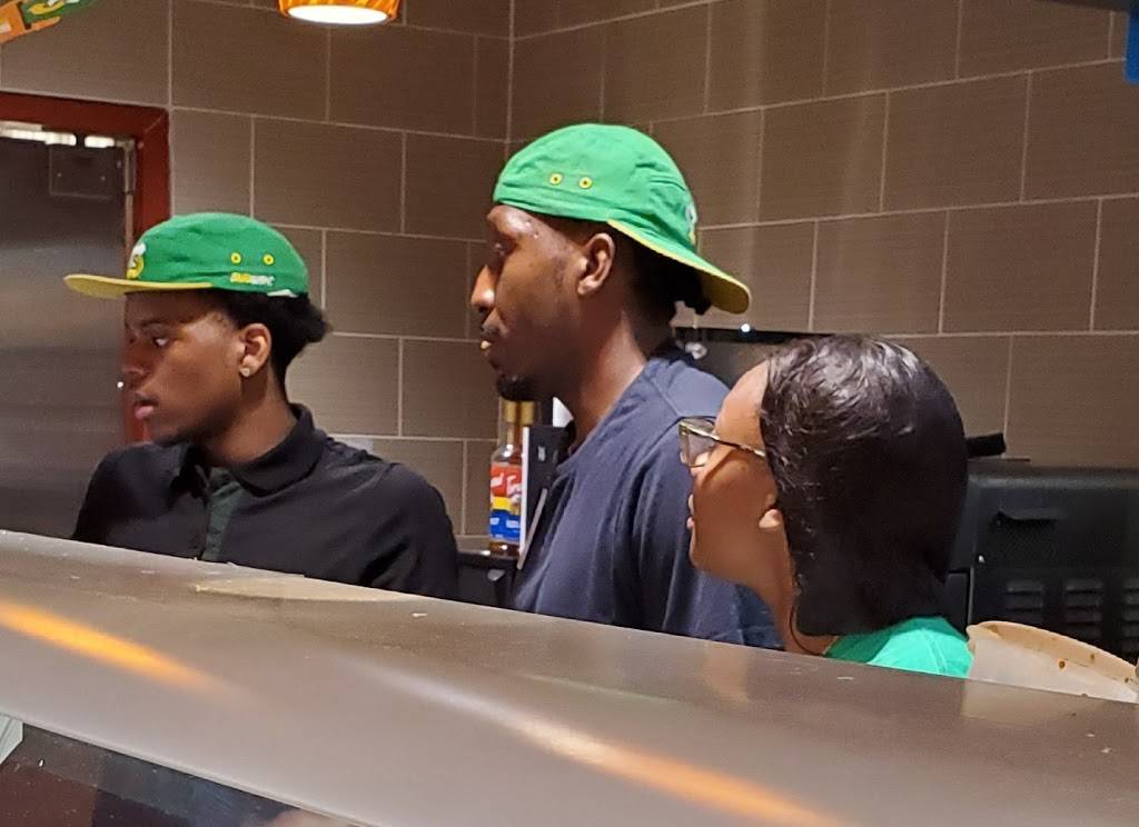 Subway | restaurant | 6000 N Terminal Pkwy, Atlanta, GA 30337, USA | 4047638312 OR +1 404-763-8312
